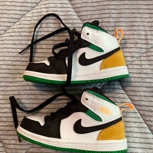 Jordan 1 Mid (TD). Size 8c.